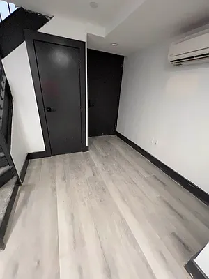 Rented by Delmark Realty LLC | media 34