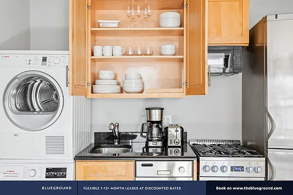 Rented by The Blueground | media 24