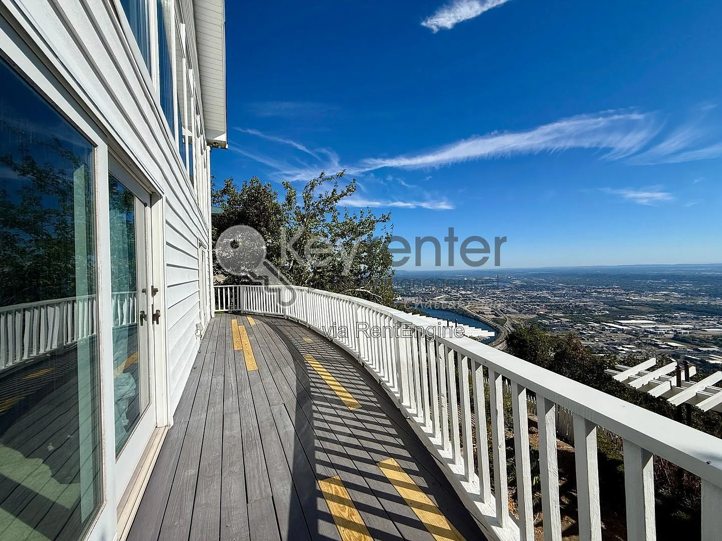 4 bed, 3.0 bath, 3705 sqft, $3,595 — Photo 2