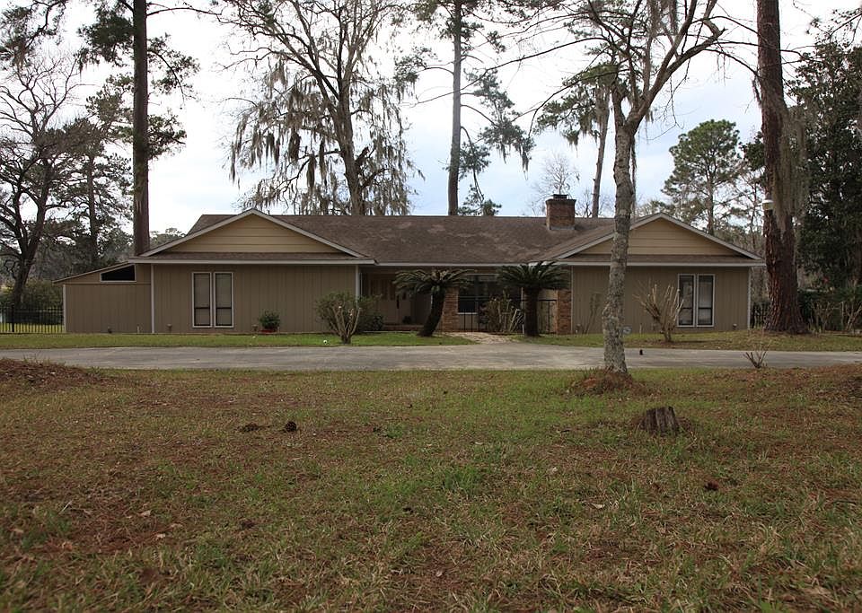1st image of 816 S Lakeshore Dr