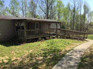 2692 Russell Rd, Palmyra, TN 37142