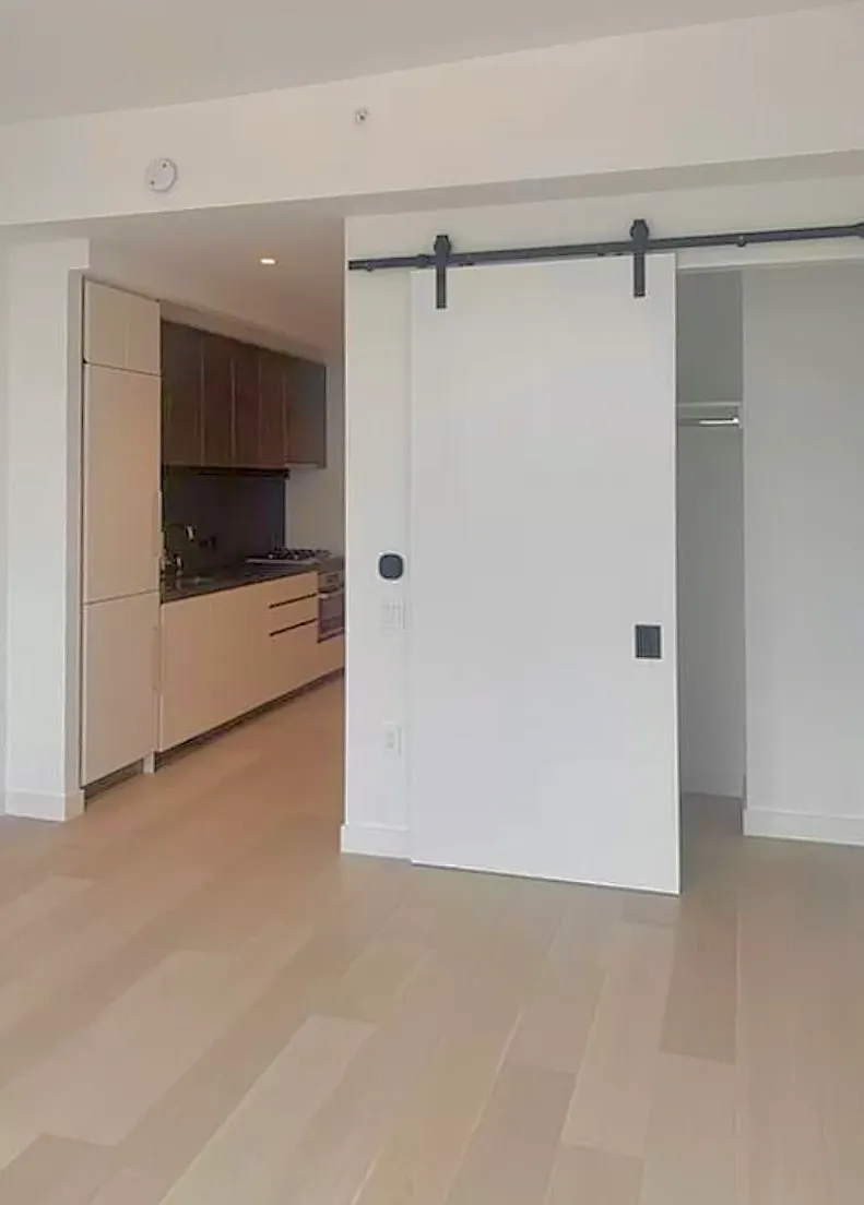 11 Hoyt Street — Photo 3