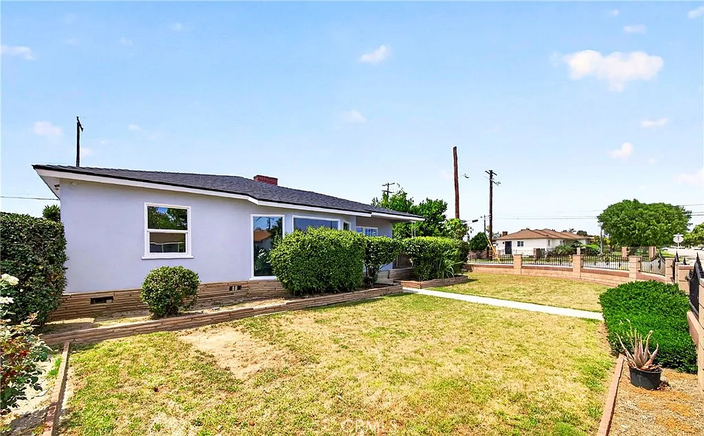 3 bed, 1727 sqft, $4,000 — Photo 4