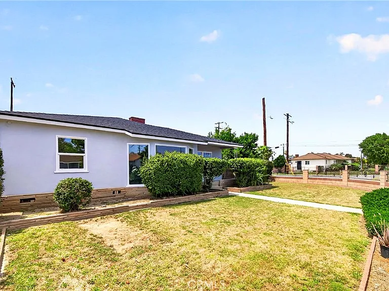 639 N Nora Ave — Photo 4