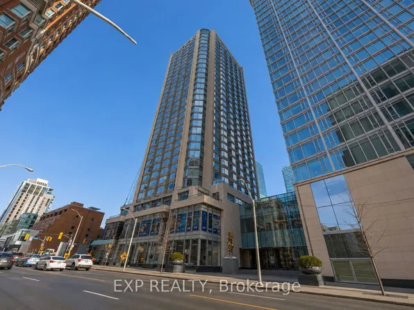 155 Yorkville Ave #1106, Toronto, ON M5R 0B4