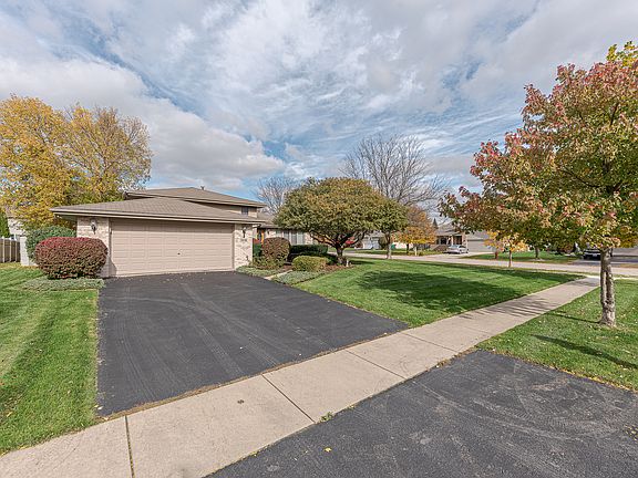 2nd image of 3419 Norwood Ln