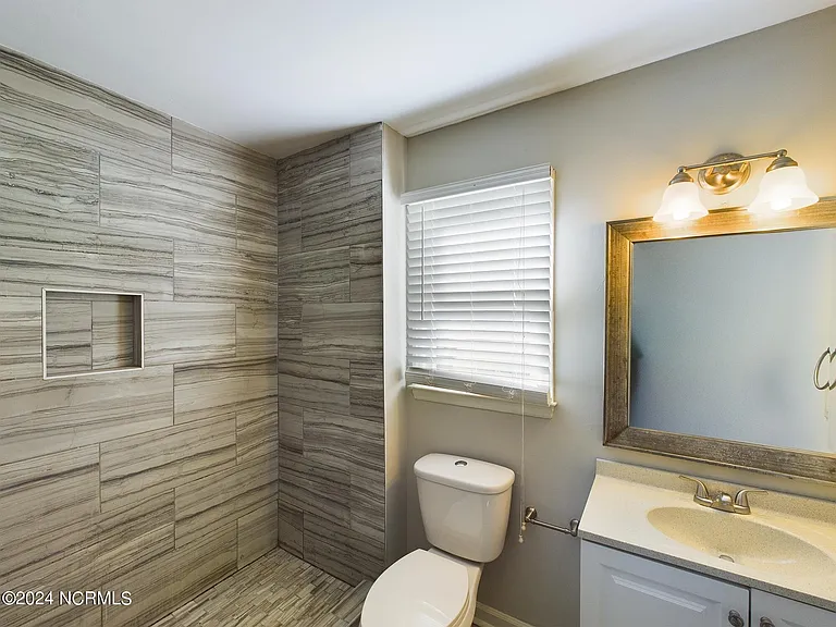 3520 Casine Ct — Photo 14