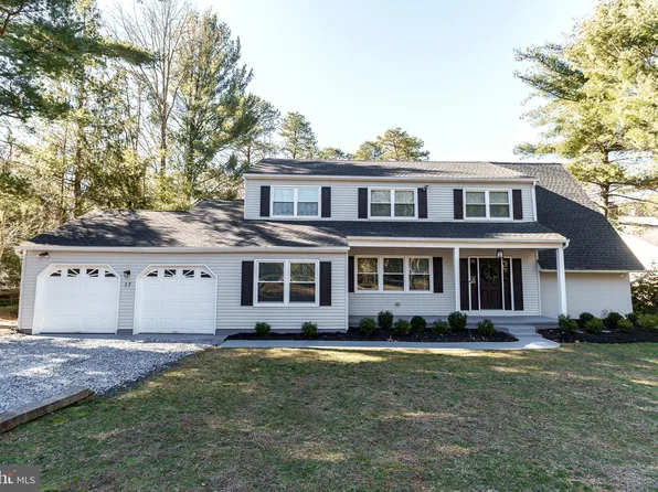 17 Stone Mountain Ln, Marlton, NJ 08053