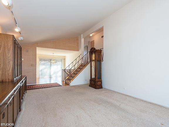 3rd image of 9201 Menard Ave