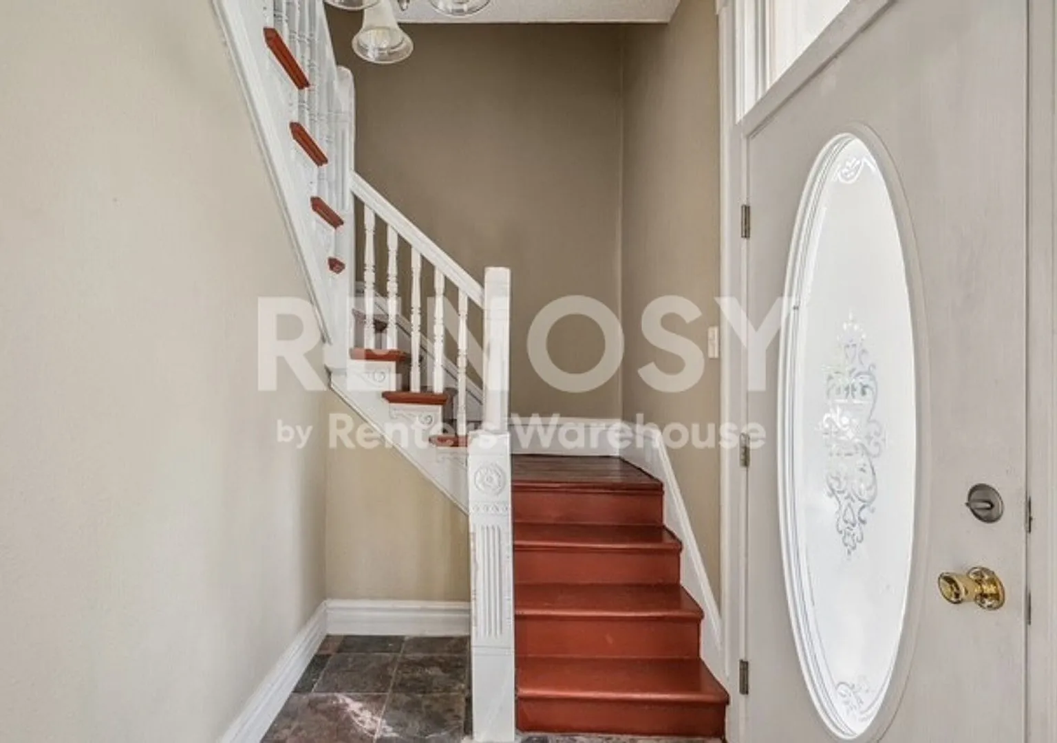 Available July 1 - 2BD / 1BA upper level duplex in Saint Paul! — Photo 1