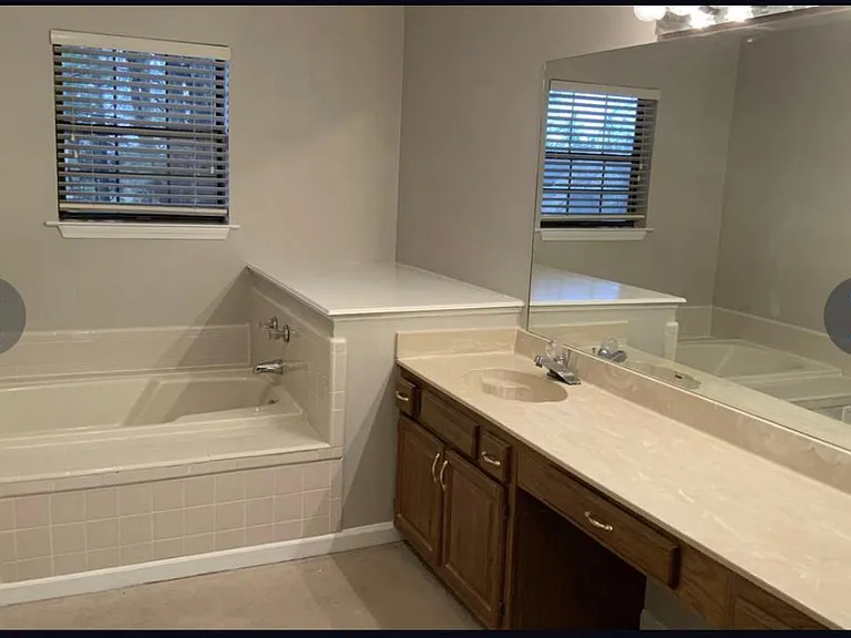 5928 Stone Brook Dr — Photo 8