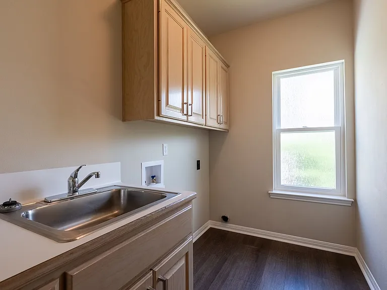 1411 Lakeway Dr — Photo 8