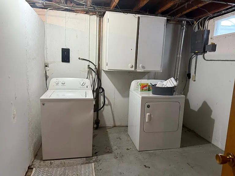 2033 Sharwood Dr NE — Photo 11