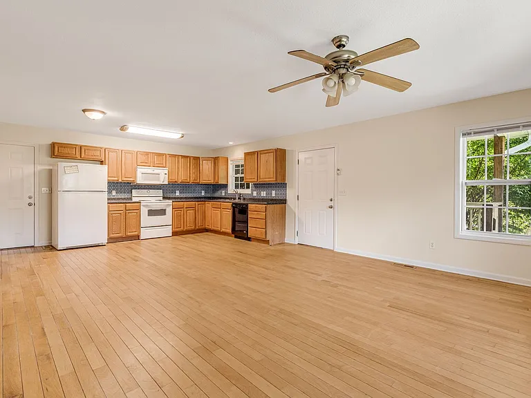 101 Kodiak Ct — Photo 3
