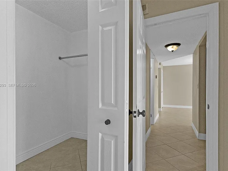 200 Leslie Dr #902 — Photo 21