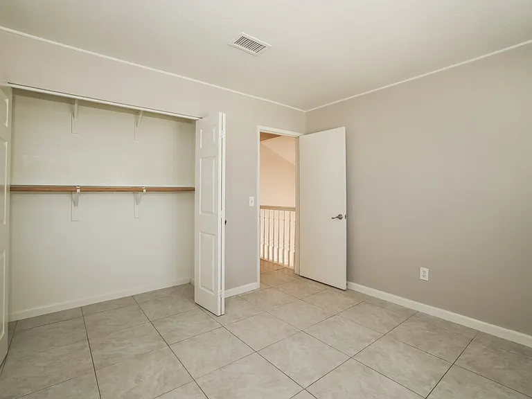 1915 S 39th St #19 — Photo 11
