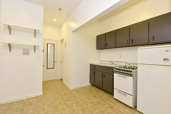 Rented by BSRG Realty | media 11