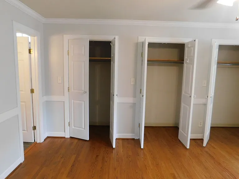 2905 Mandy Ln — Photo 15