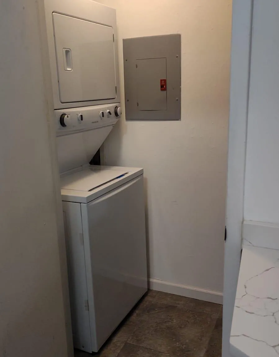 2 bed, 1024 sqft, $2,000 — Photo 4