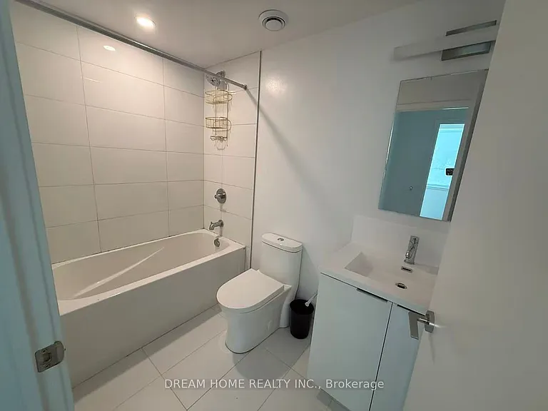 238 Simcoe St #702 — Photo 4