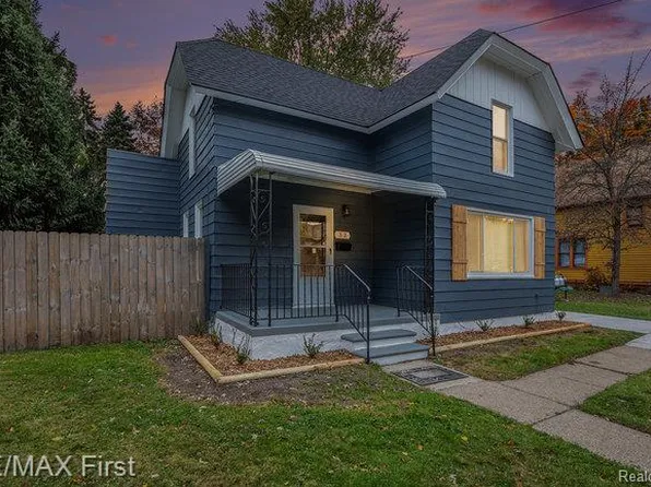 33 Gallup St, Mount Clemens, MI 48043