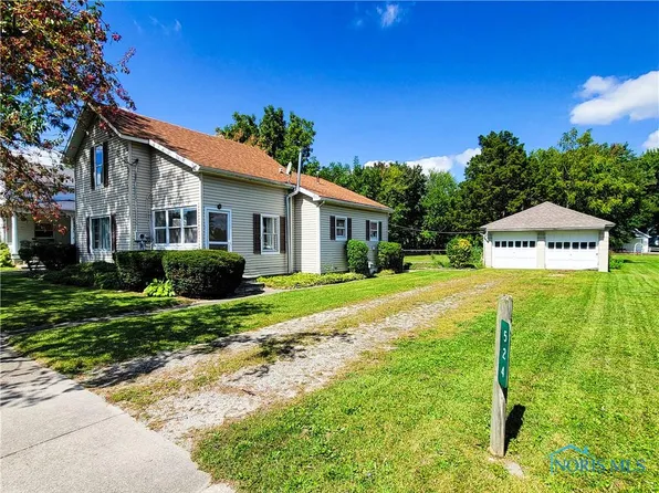 524 W Stevenson St, Gibsonburg, OH 43431
