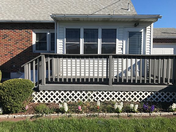 Sun room, deck