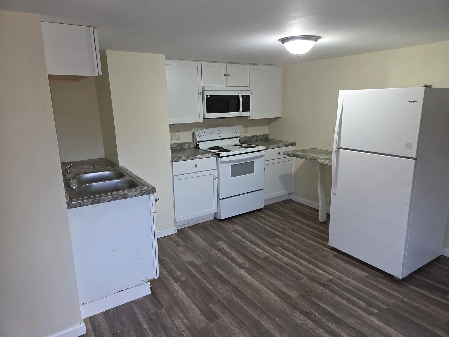 2 bed, 650 sqft, $1,150 — Photo 4