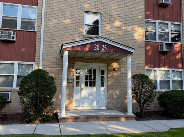 2 Radio Ave APT C20, Secaucus, NJ 07094