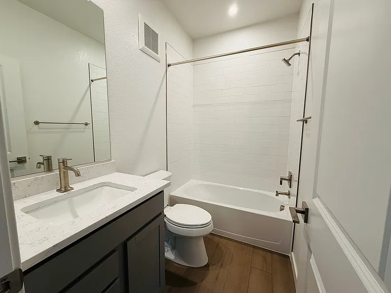 11960 Soprano Cir #304 — Photo 24