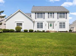 945 Red Tailed Ln, Amherst, OH 44001