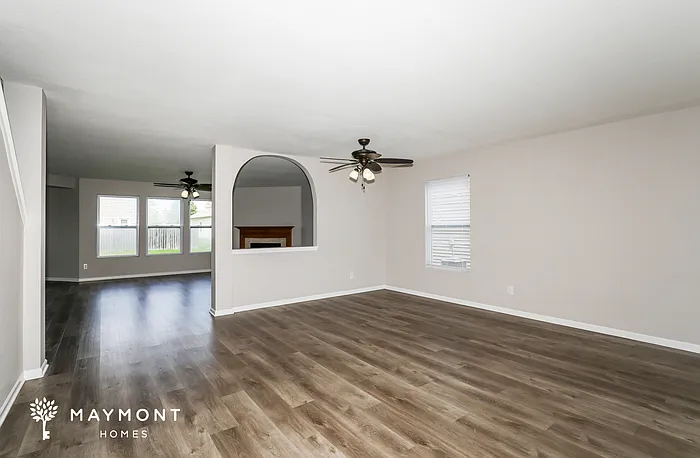 3098 W Meadowbend Ln — Photo 4