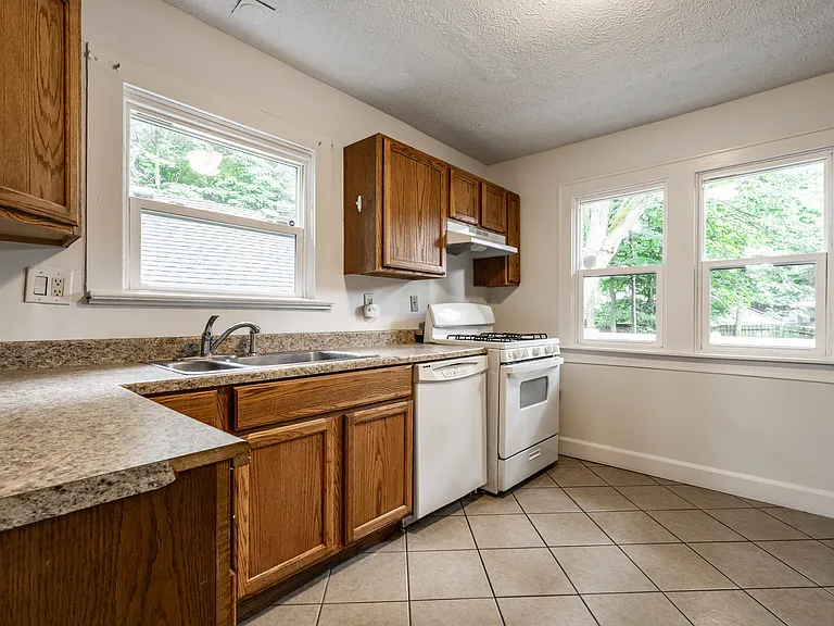 4658 Hinesley Ave — Photo 11