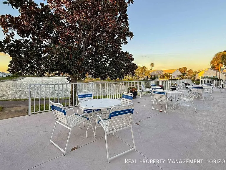 4813 Independence Dr — Photo 21