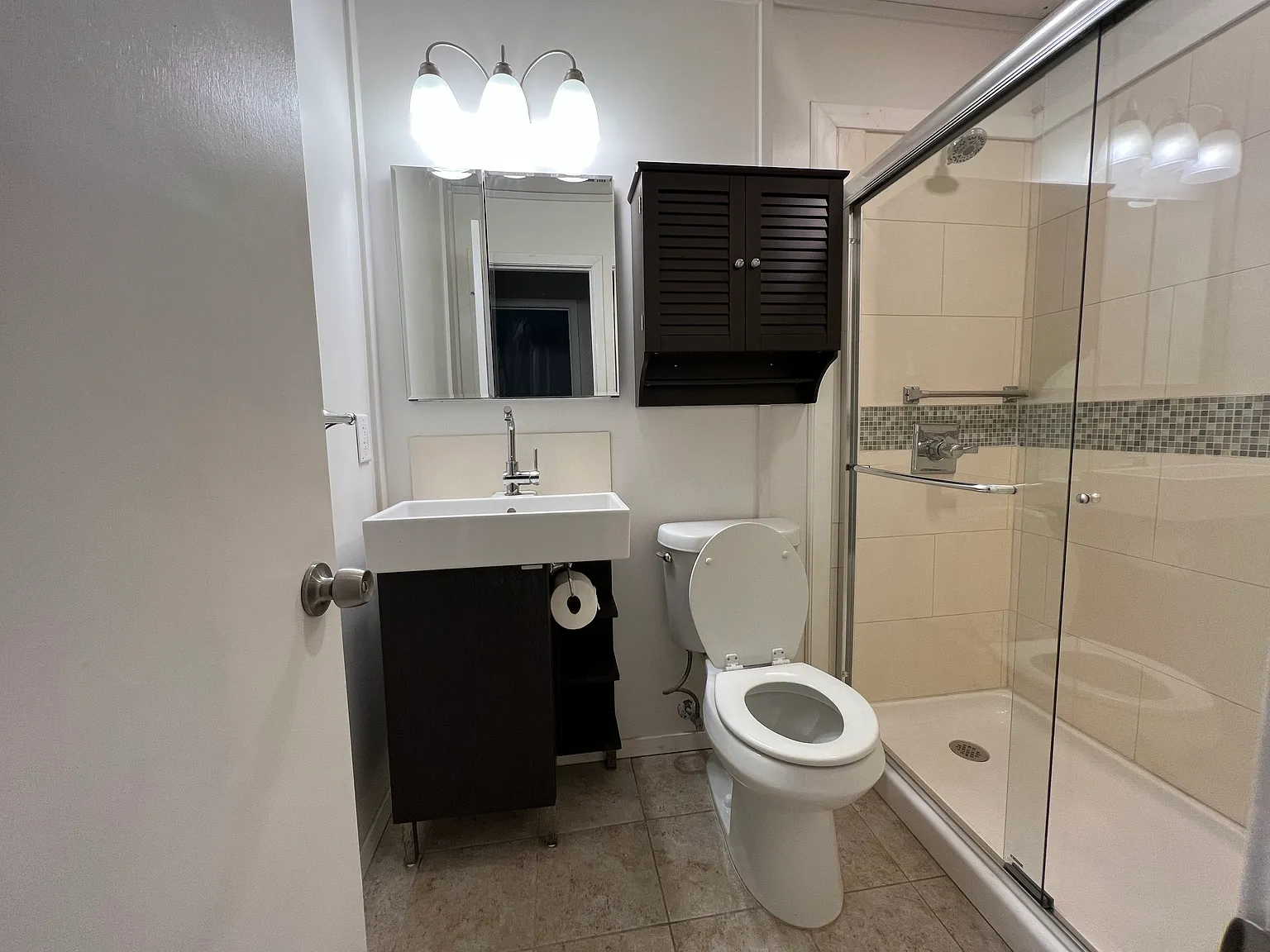 4 bed, 1444 sqft, $2,200 — Photo 4