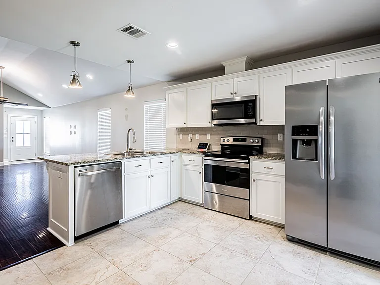 319 Harvest Ln — Photo 7