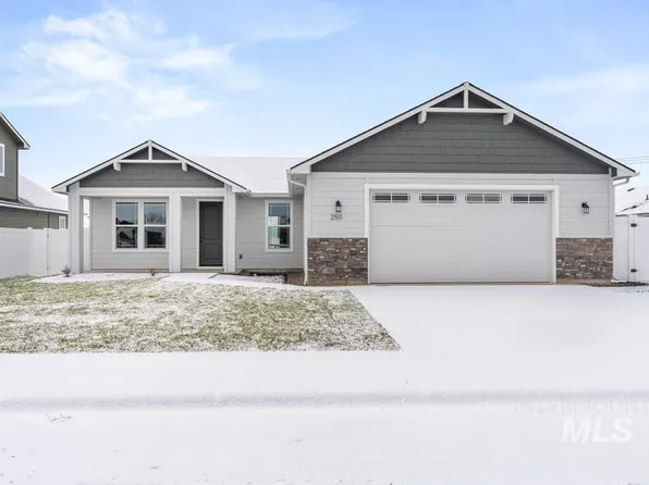 2511 Day Dr, Fruitland, ID 83619