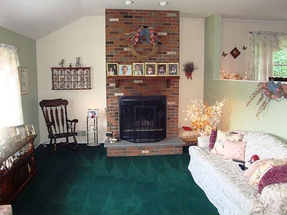 2nd image of 210 Driscoll Ct