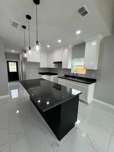 450 Tamarindo Ln — Photo 6