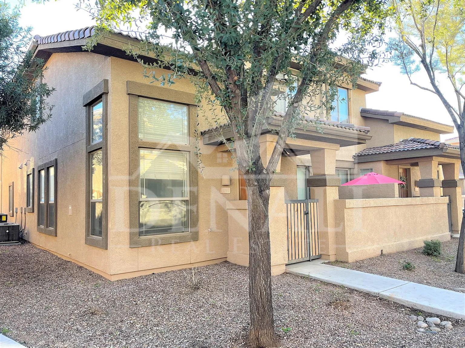 2 bed, 2.5 bath, 1385 sqft, $1,795 — Photo 2
