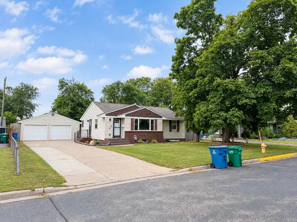 5060 Clearview St NE, Fridley, MN 55421