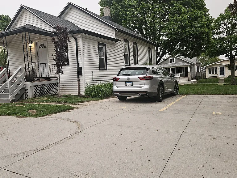 823 E Lincoln Ave — Photo 7