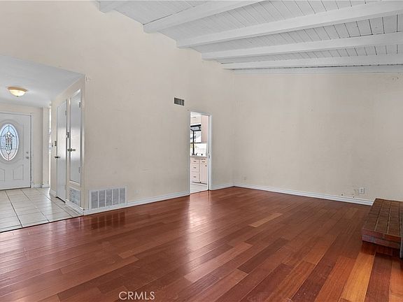 4th image of 10048 Swinton Ave