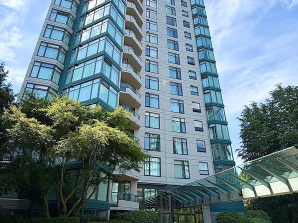 4505 Hazel St #705, Burnaby, BC V5H 4T1