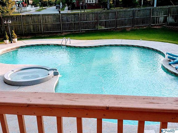 2nd image of 1670 Longleaf Dr NW