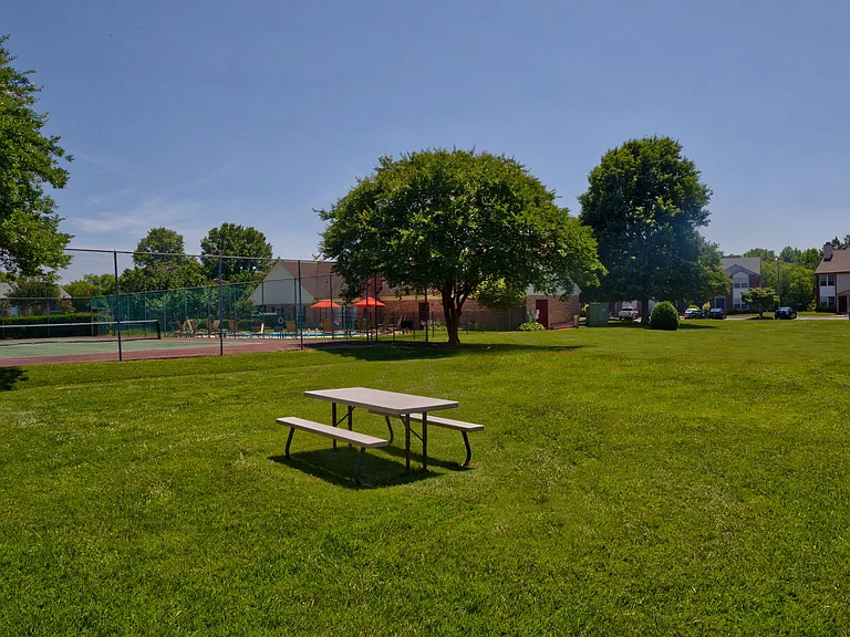 Auburn Place Apartments — Photo 10