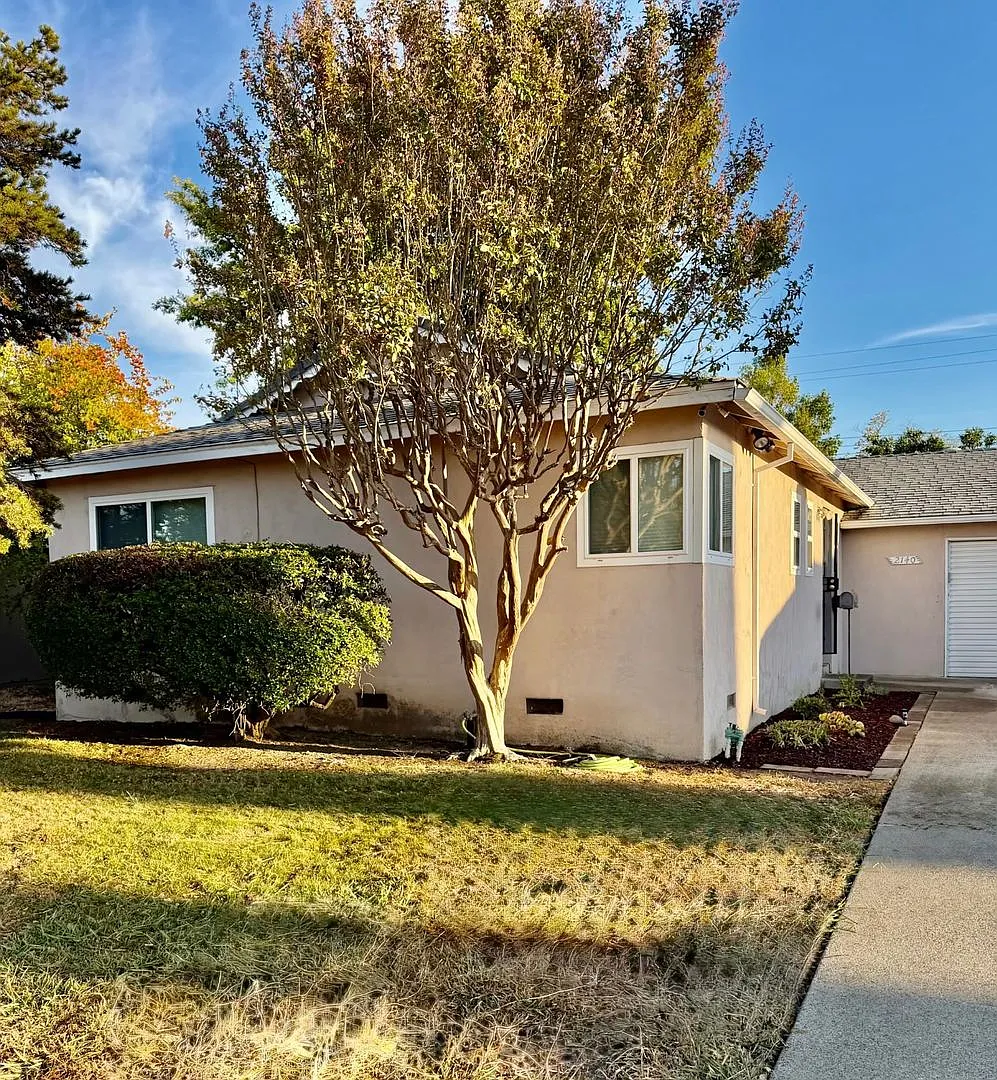 3 Bedroom, 2 Bath Home In Sacramento!! — Photo 1