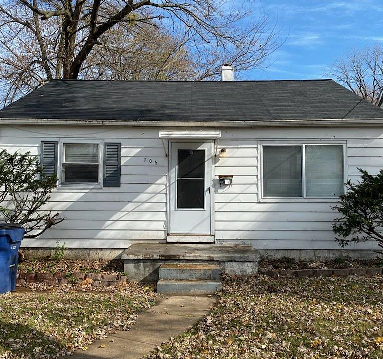 1st image of 706 Pemberton Pl