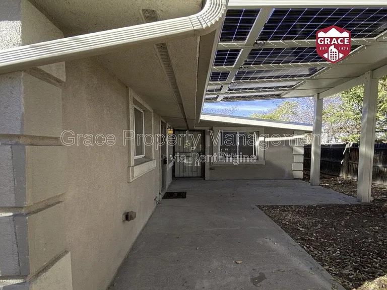 2127 S Acoma St — Photo 1