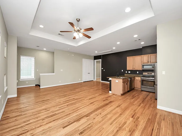 3813 Centerplaza Dr — Photo 9